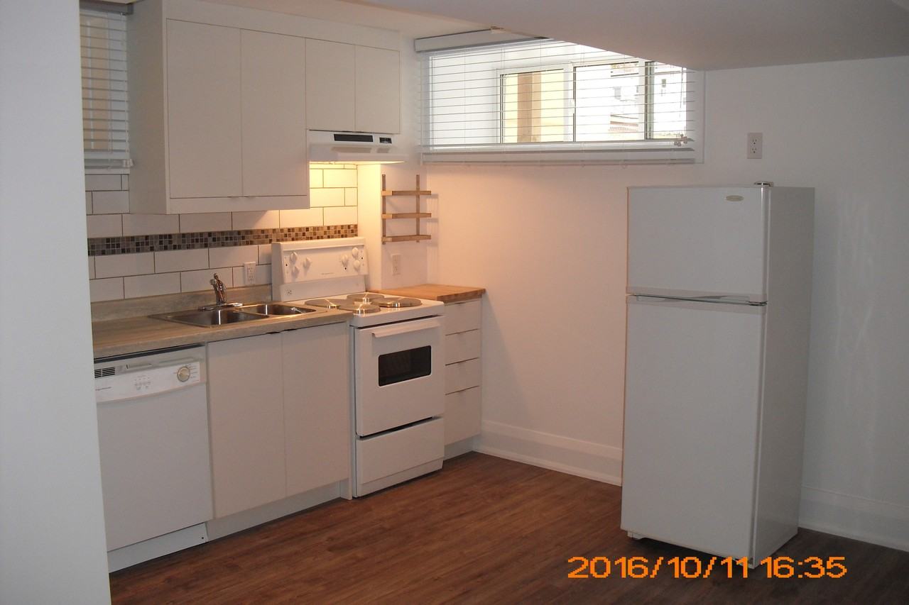 136 Dewhurst Boulevard - Photo 5 of 9