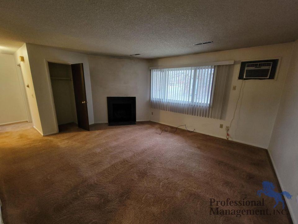 809 N 16th St #7 - Photo 2 of 6