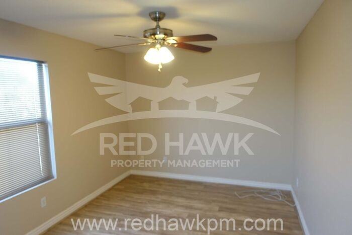 422 W Redwood Dr - Photo 3 of 29