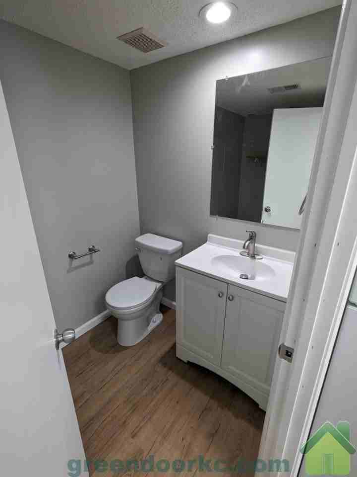 16522 W 141st St #16522 - Photo 4 of 14