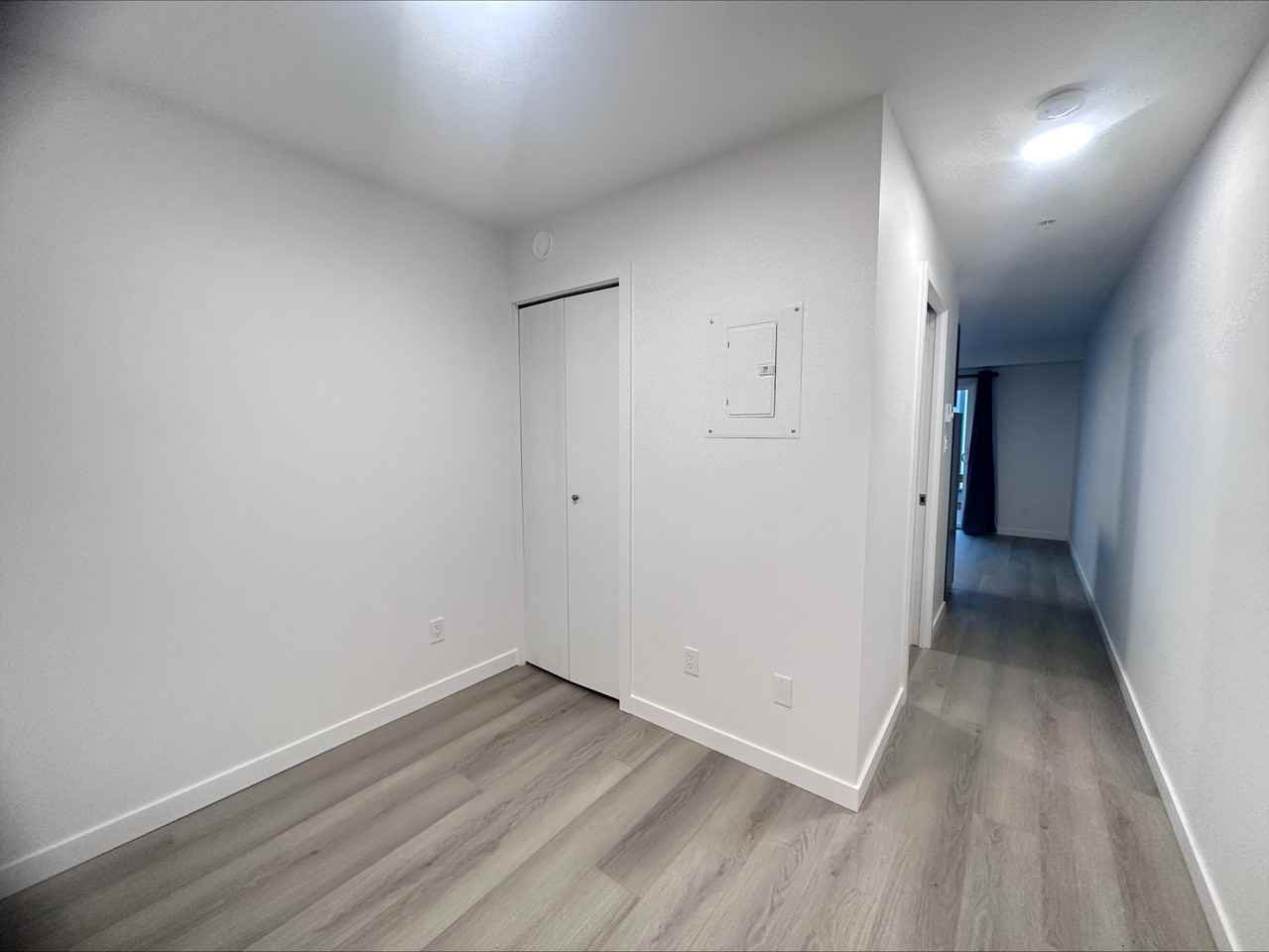 995 England Ave #203 - Photo 7 of 34