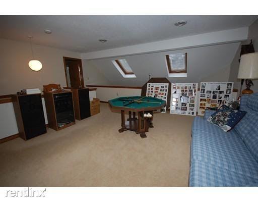 20 Hawthorne Village - Photo 3 of 8