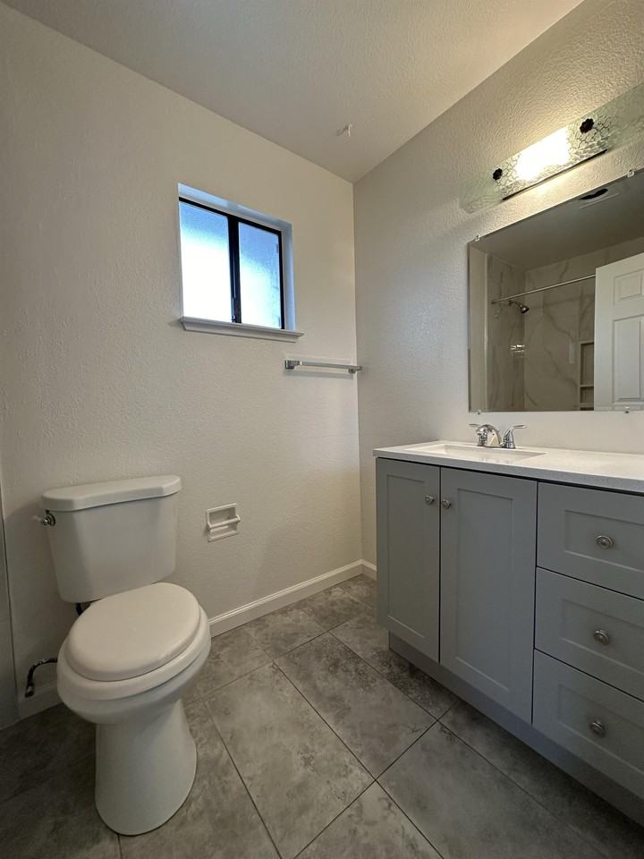 574 Dean St #1 - Photo 3 of 10