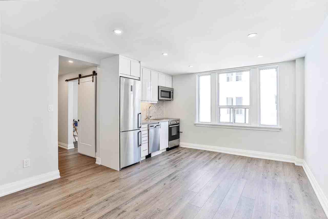 699 Eglinton Ave W, Toronto, ON M5N 1C6 Apartment for Rent PadMapper