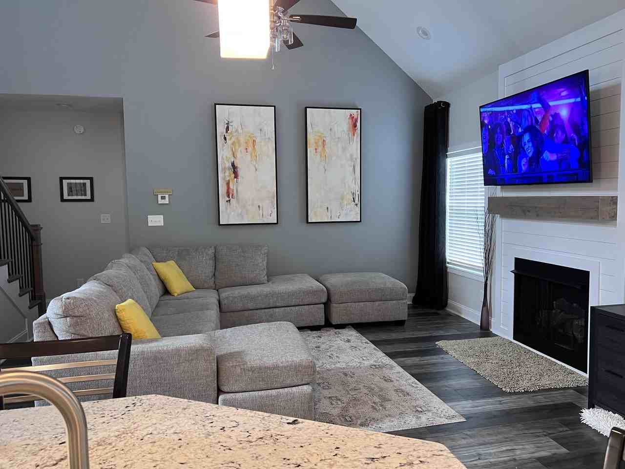 557 Dexter Drive #1 - Photo 6 of 22