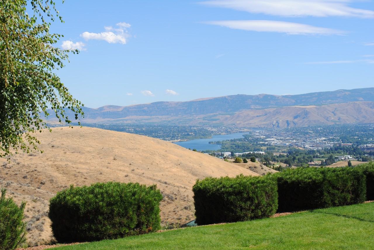 4335 Anna Ln - Photo 2 of 26