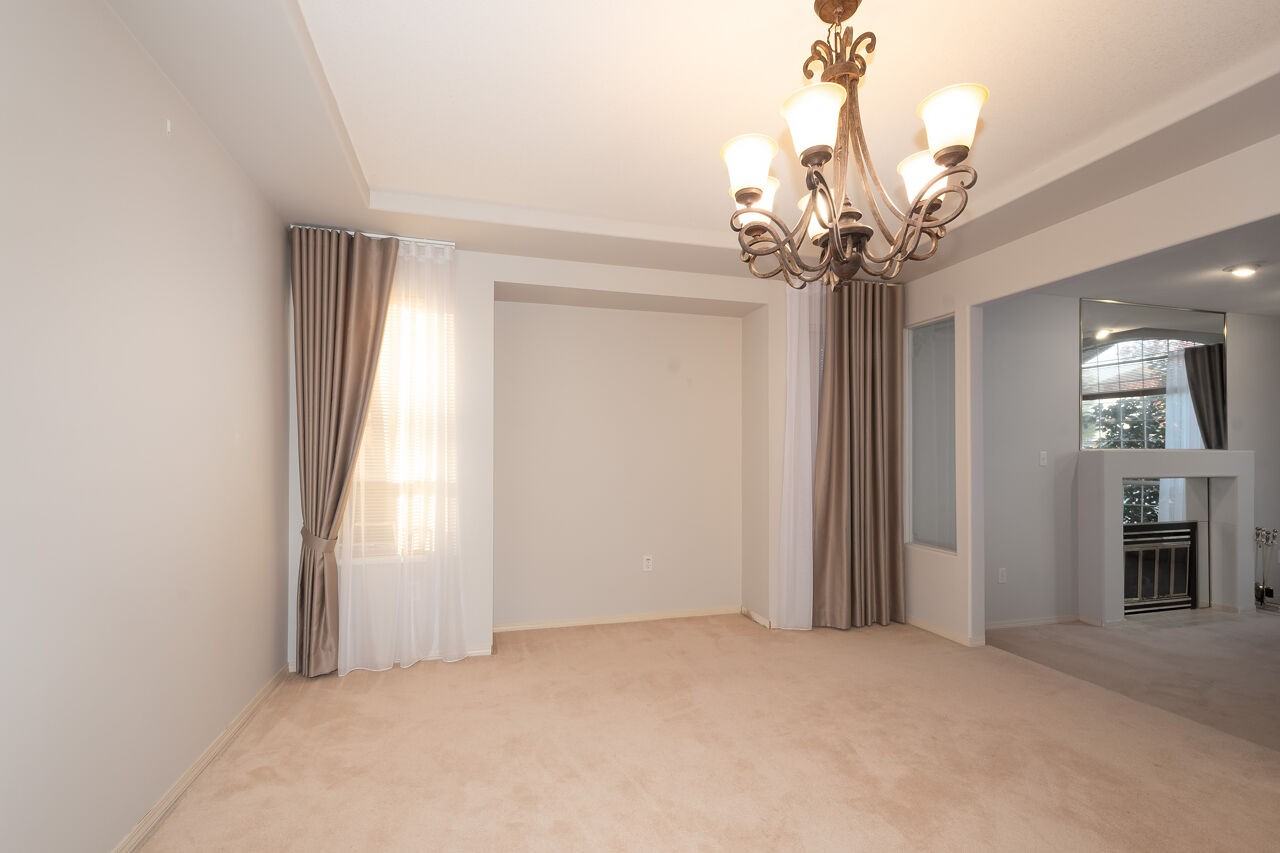 2831 Greenbrier Place - Photo 3 of 20