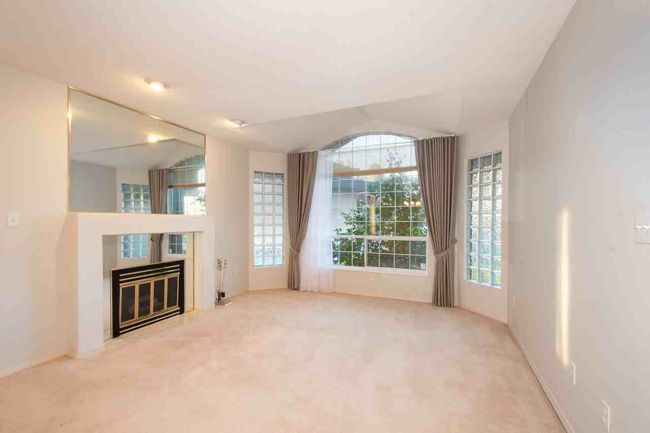 2831 Greenbrier Place - Photo 2 of 20