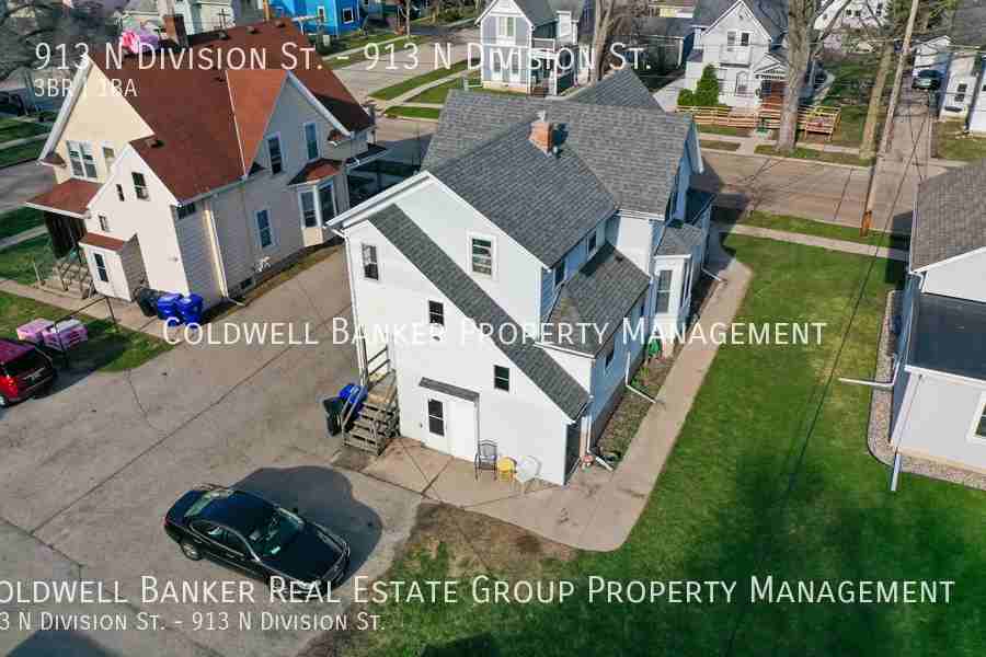 913 N Division St - Photo 2 of 16