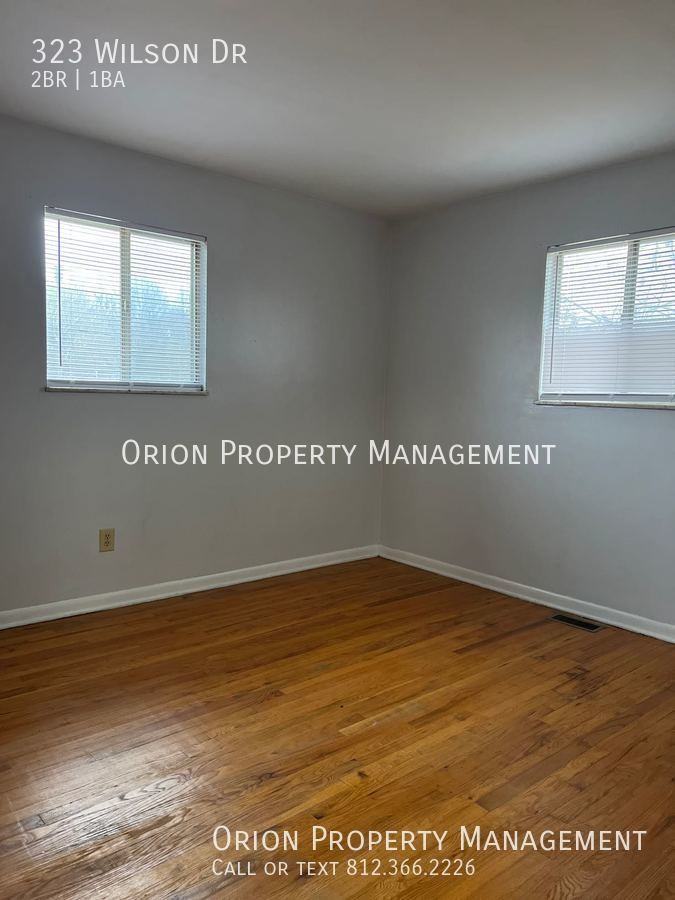 323 Wilson Dr - Photo 3 of 6