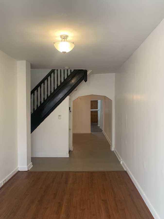 2119 N Fulton Ave - Photo 2 of 18