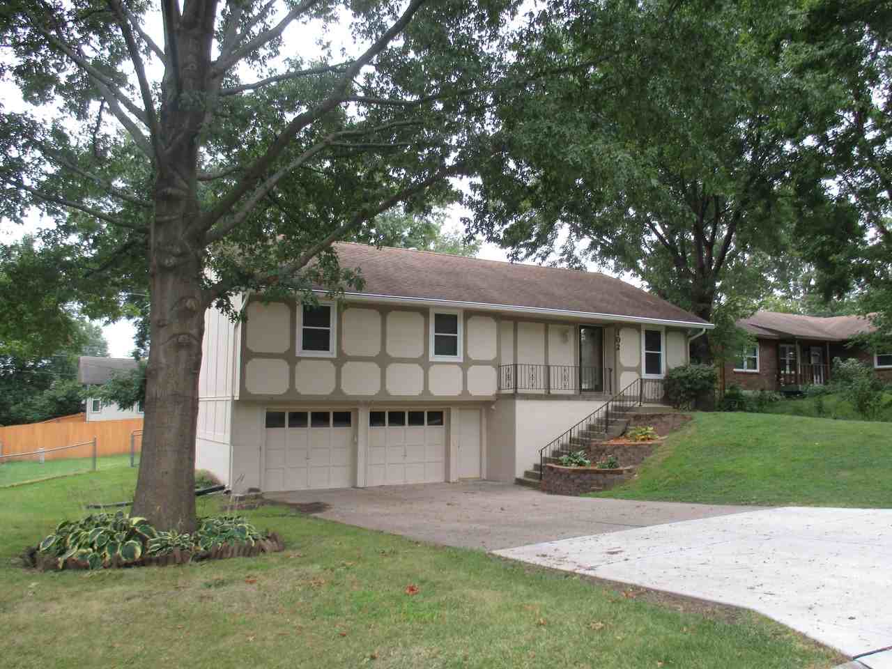 102 Gilbert St - Photo 2 of 20