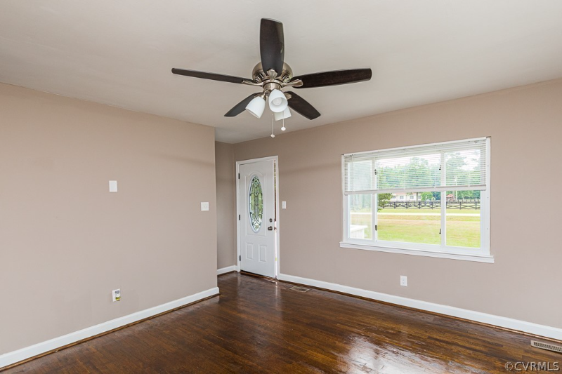 5215 Ruffin Rd - Photo 3 of 11