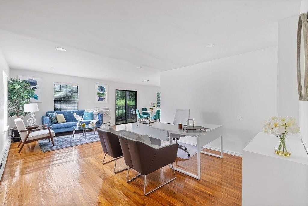 Princeton Gardens - Photo 6 of 17