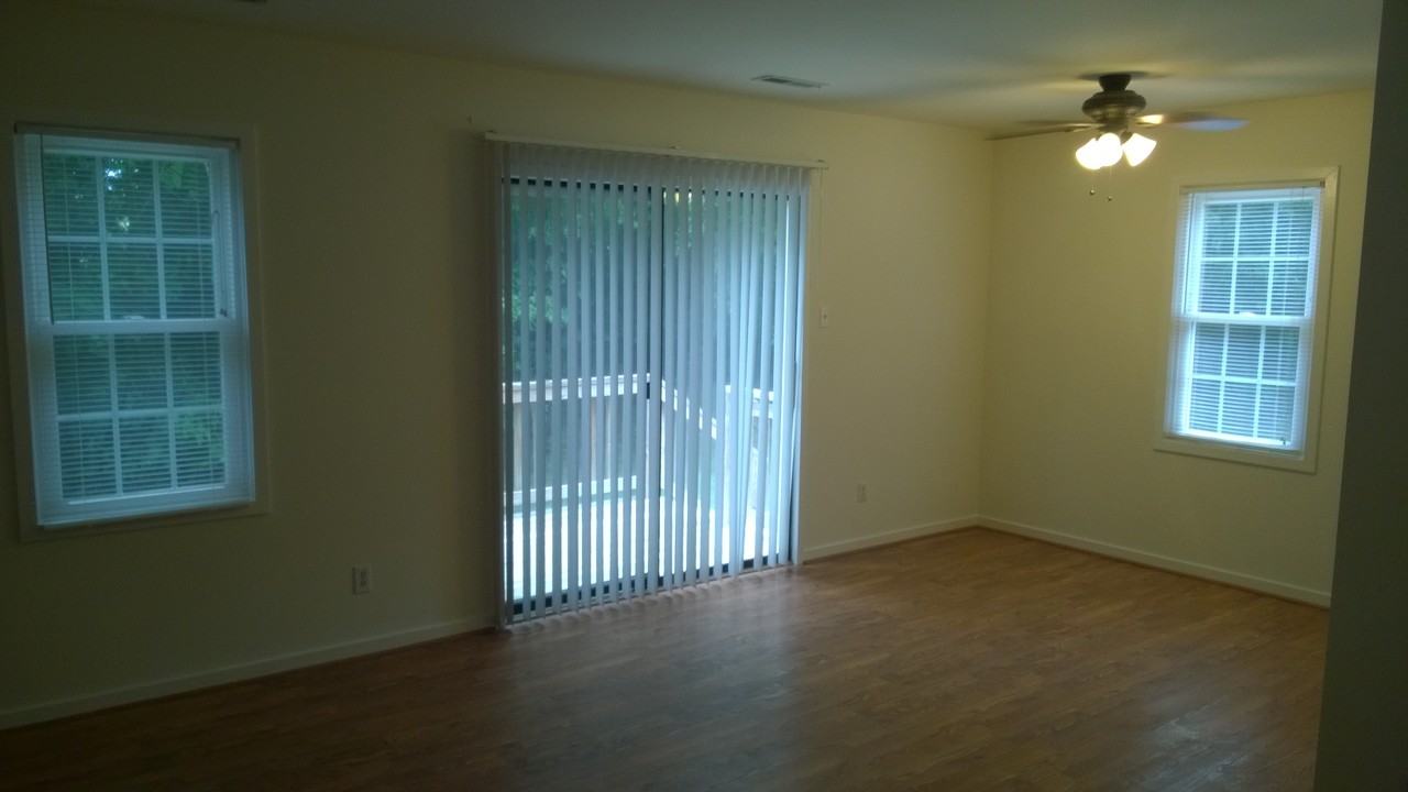 5575 Forest Hill Ave - Photo 2 of 44