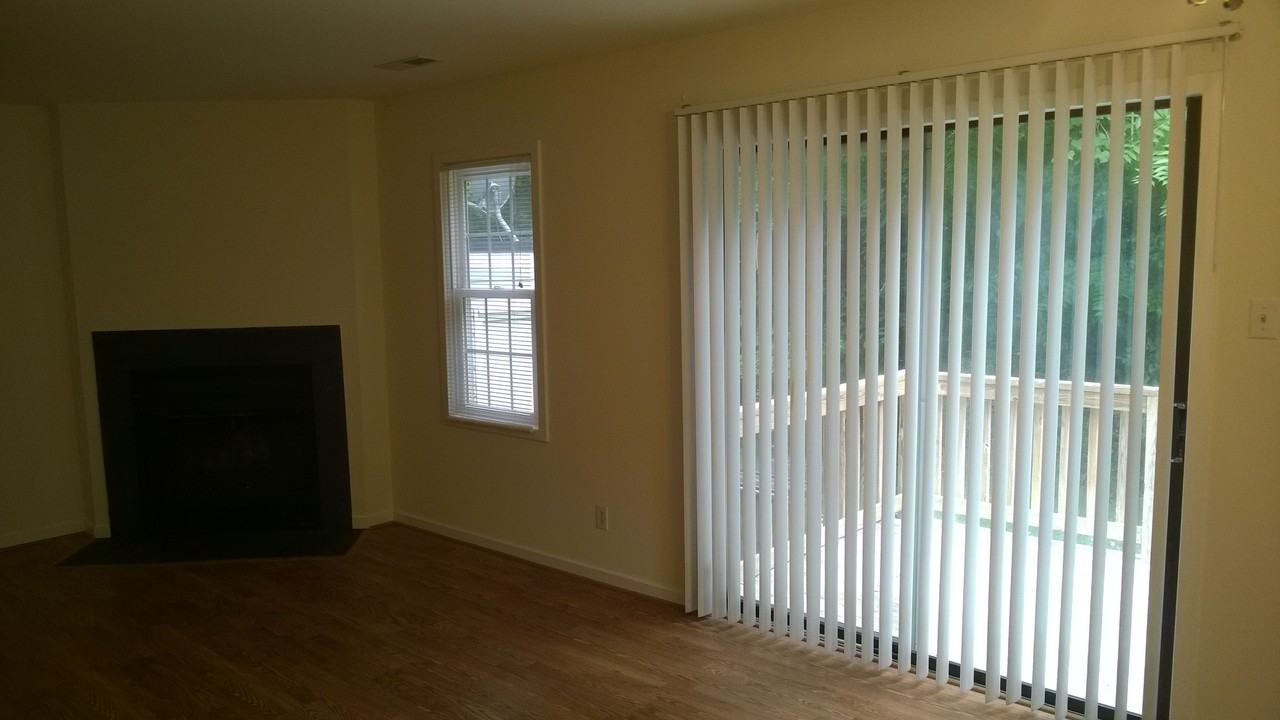 5575 Forest Hill Ave - Photo 3 of 44