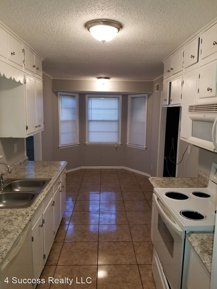 5292 Dargen Ave - Photo 2 of 11