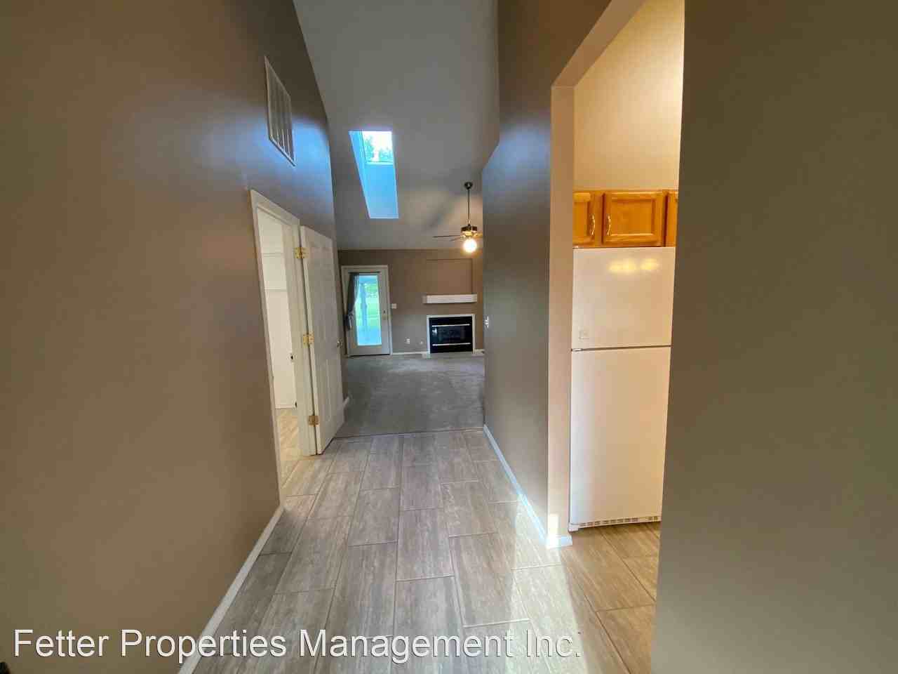 2809 N Stockwell Rd - Photo 2 of 37