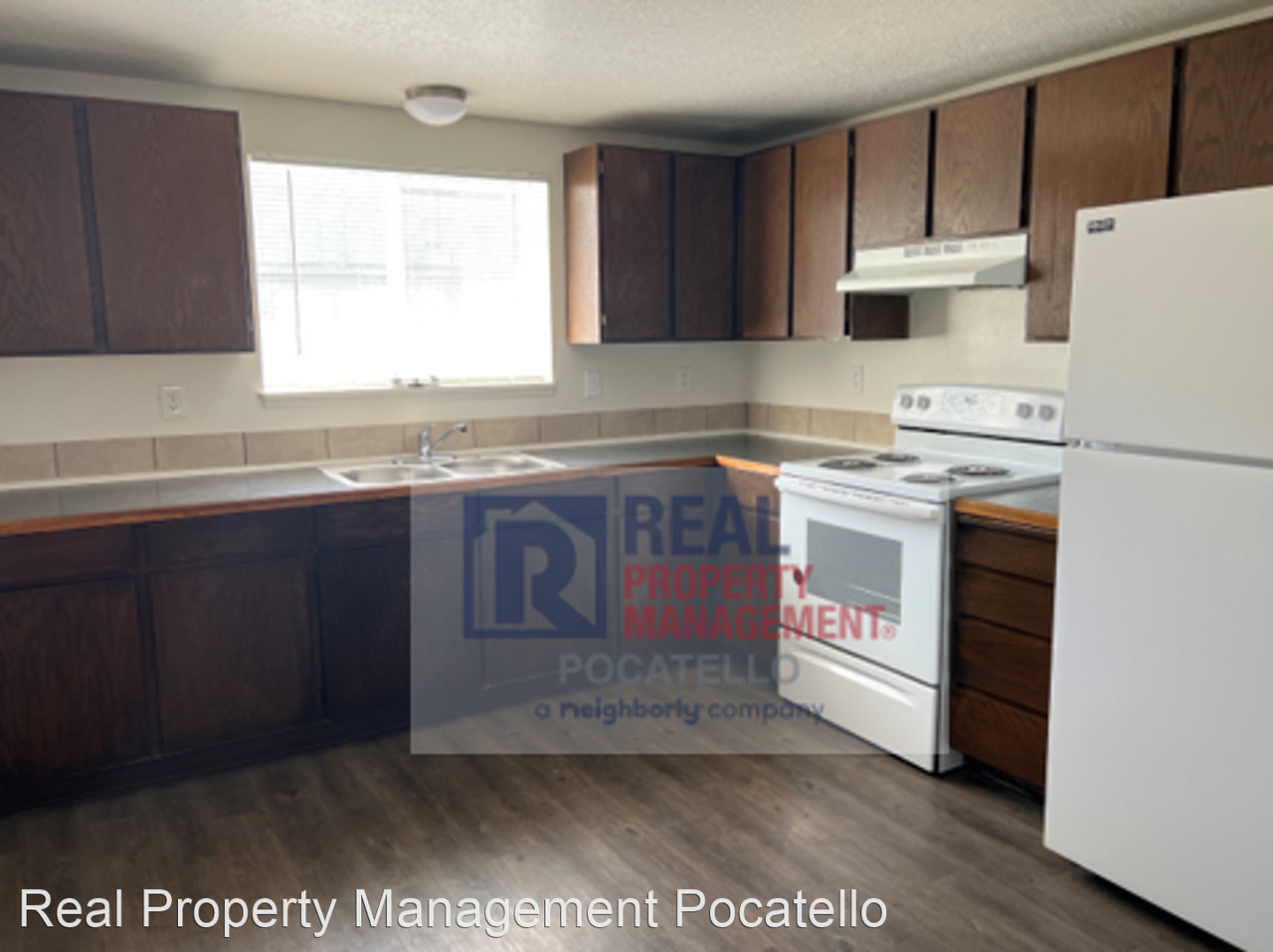 333 Humbolt - Photo 2 of 12