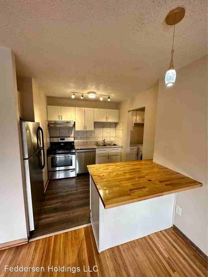 615 East 18th Street - Photo 2 of 12