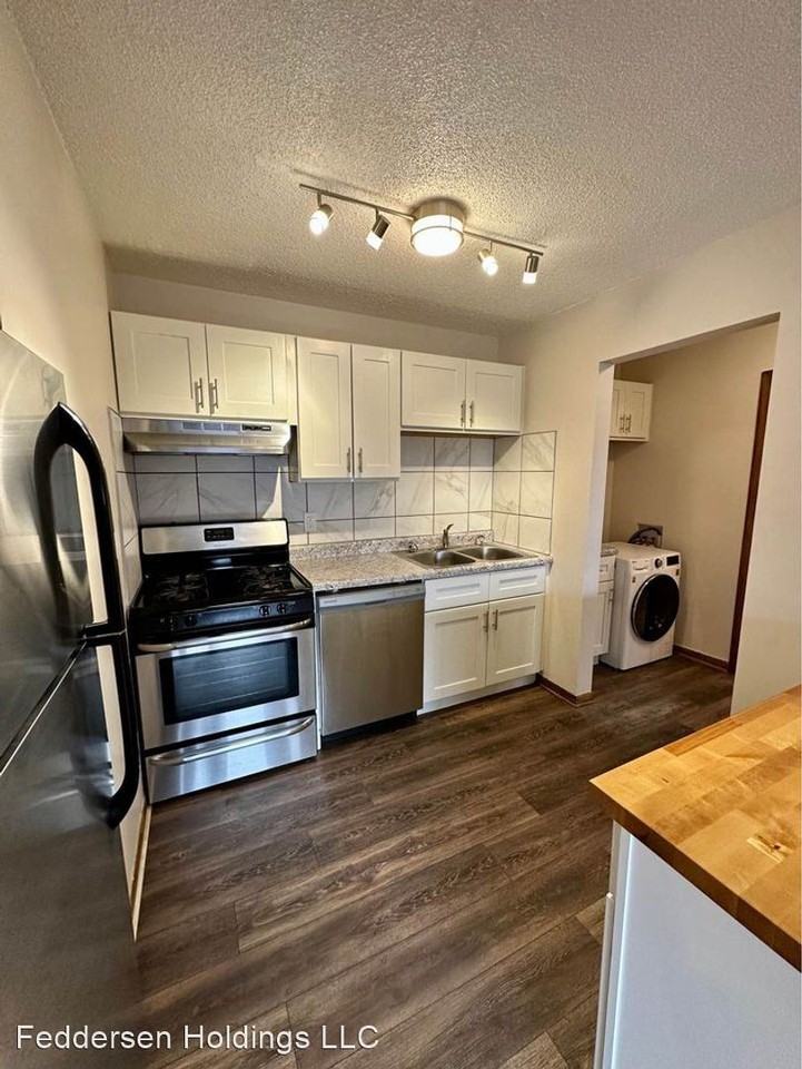 615 East 18th Street - Photo 3 of 12