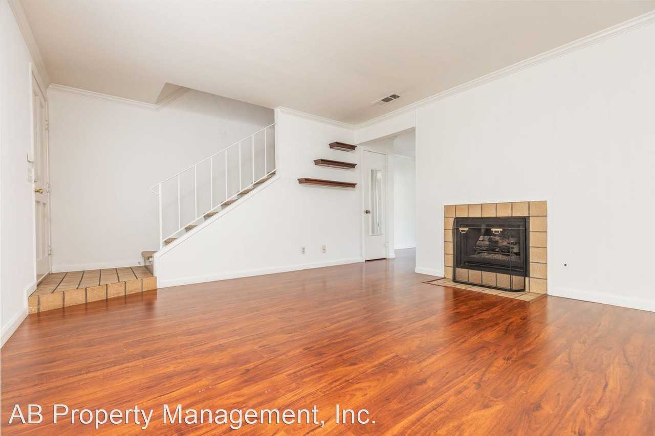 622 Sycamore Cir - Photo 2 of 13