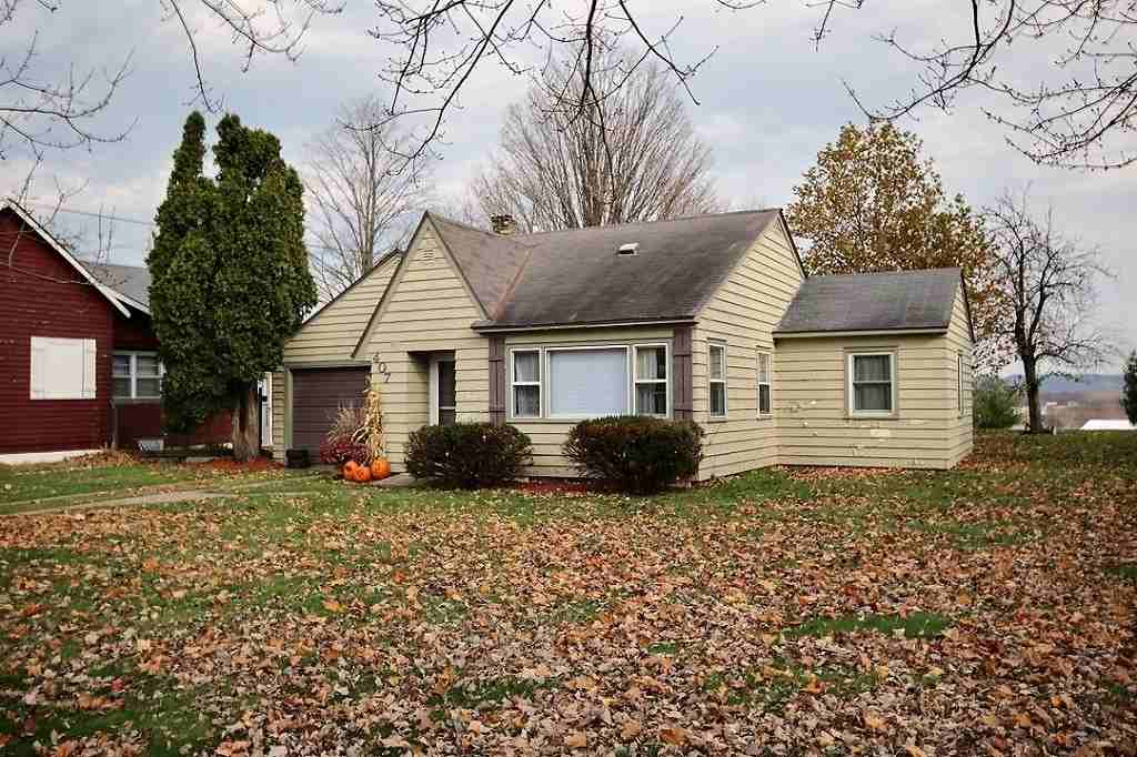 407 S Oak St - Photo 2 of 7