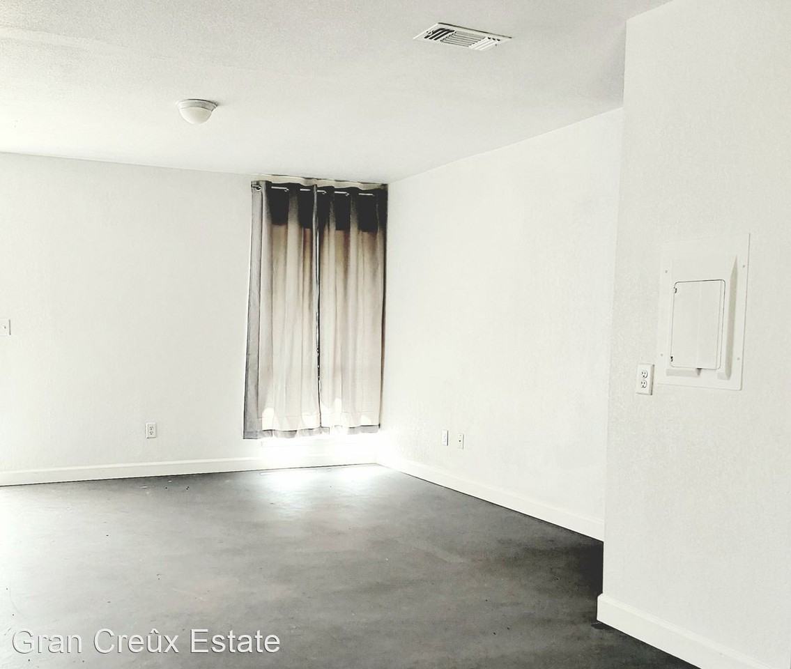 Mullins St. - Photo 2 of 8