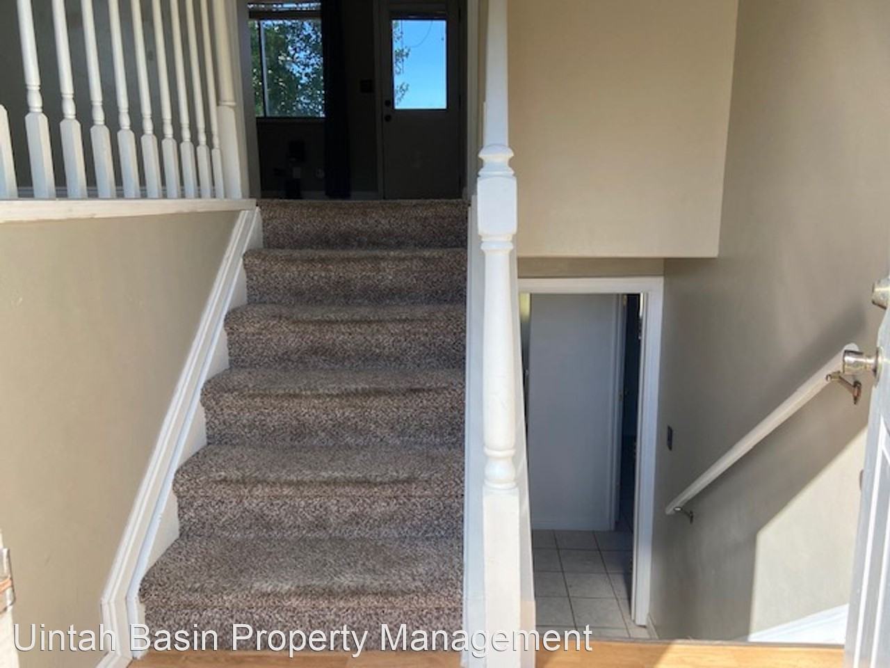 1045 W 190 S - Photo 2 of 22