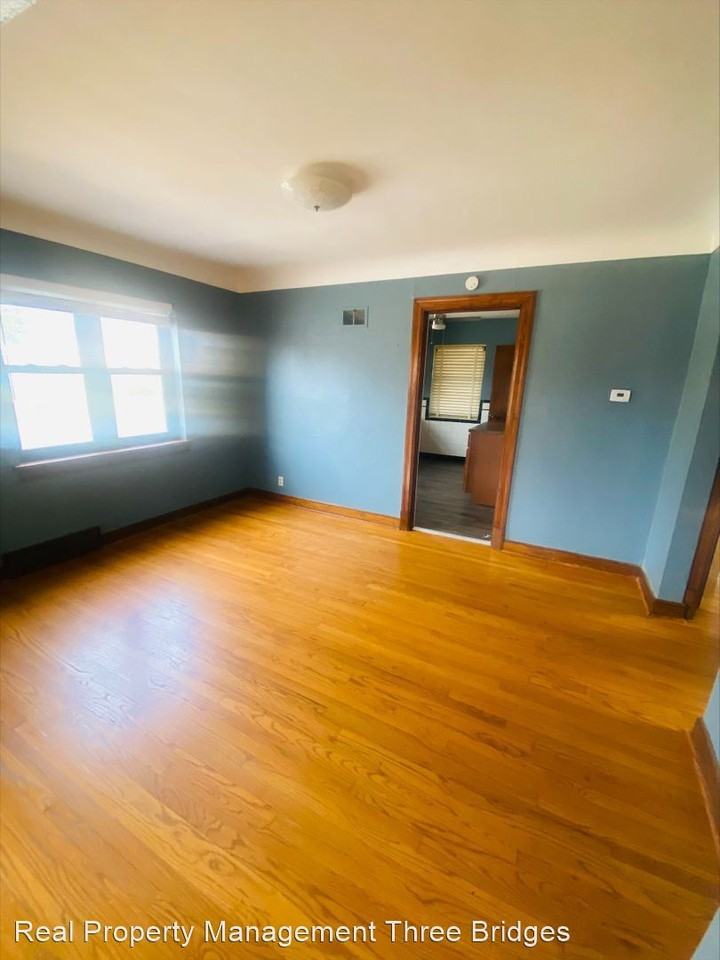 3636 Eminence Blvd - Photo 3 of 11