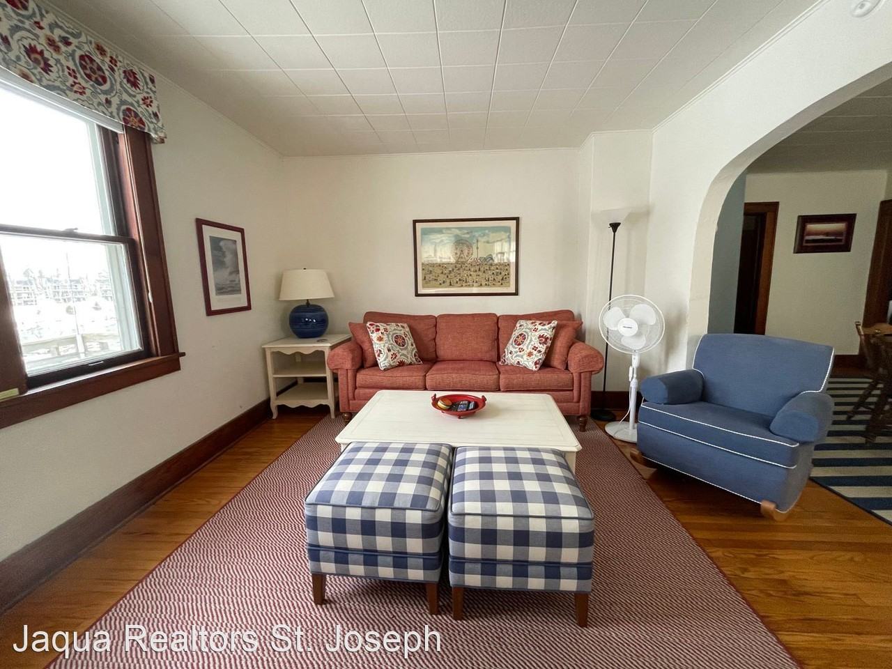 303 Eagle St - Photo 2 of 18