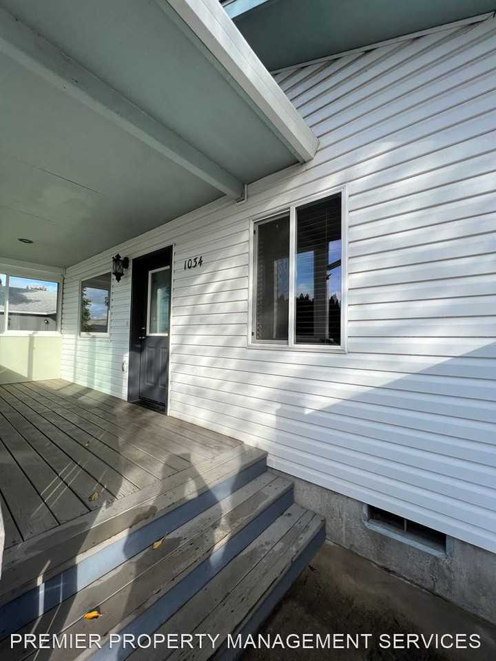 1034 Elm St - Photo 3 of 31
