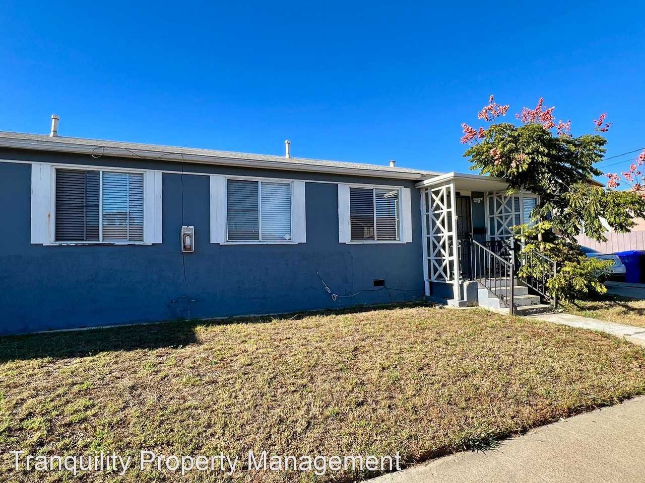 2446 2452 E. Ingersoll St. Apartments in Clairemont Mesa East, San