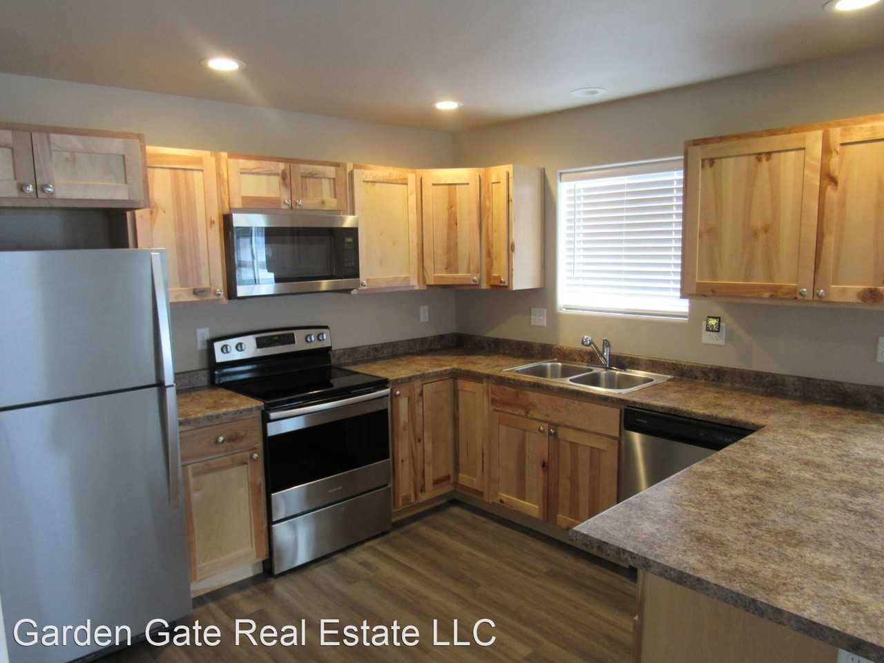 1531 Aryn Lane - Photo 3 of 15