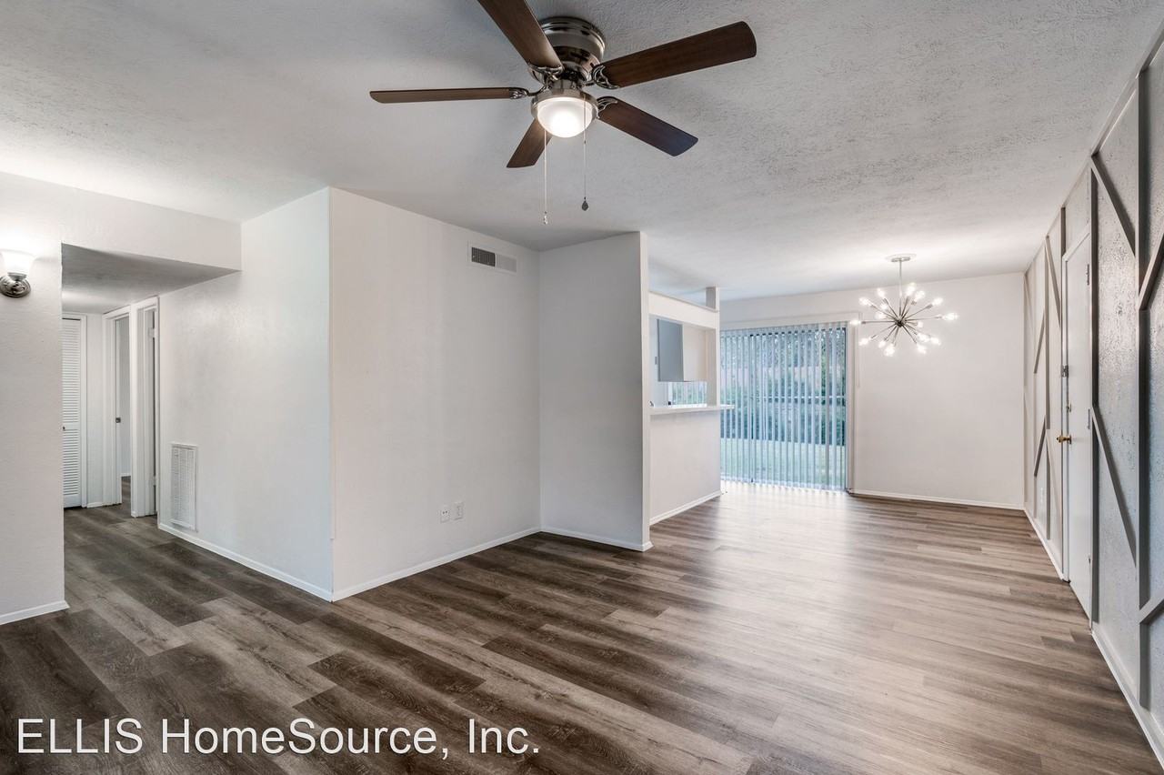 2326 E Timberview Ln - Photo 2 of 10