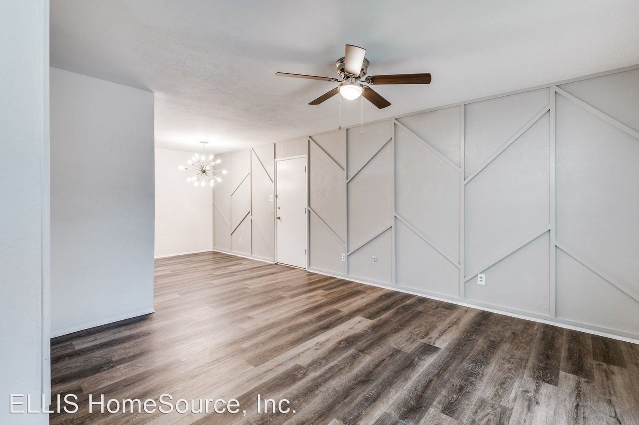 2326 E Timberview Ln - Photo 3 of 10