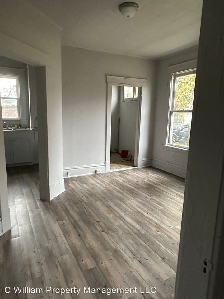 525 Clinton Ave - Photo 2 of 11