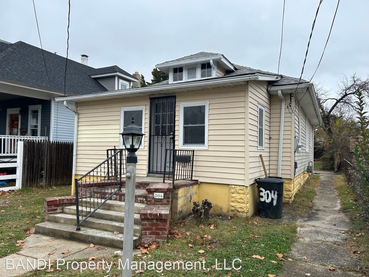 304 W Wright St - Photo 3 of 16