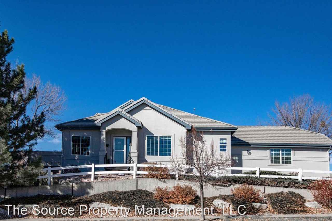 505 Clubhouse Dr - Photo 3 of 47