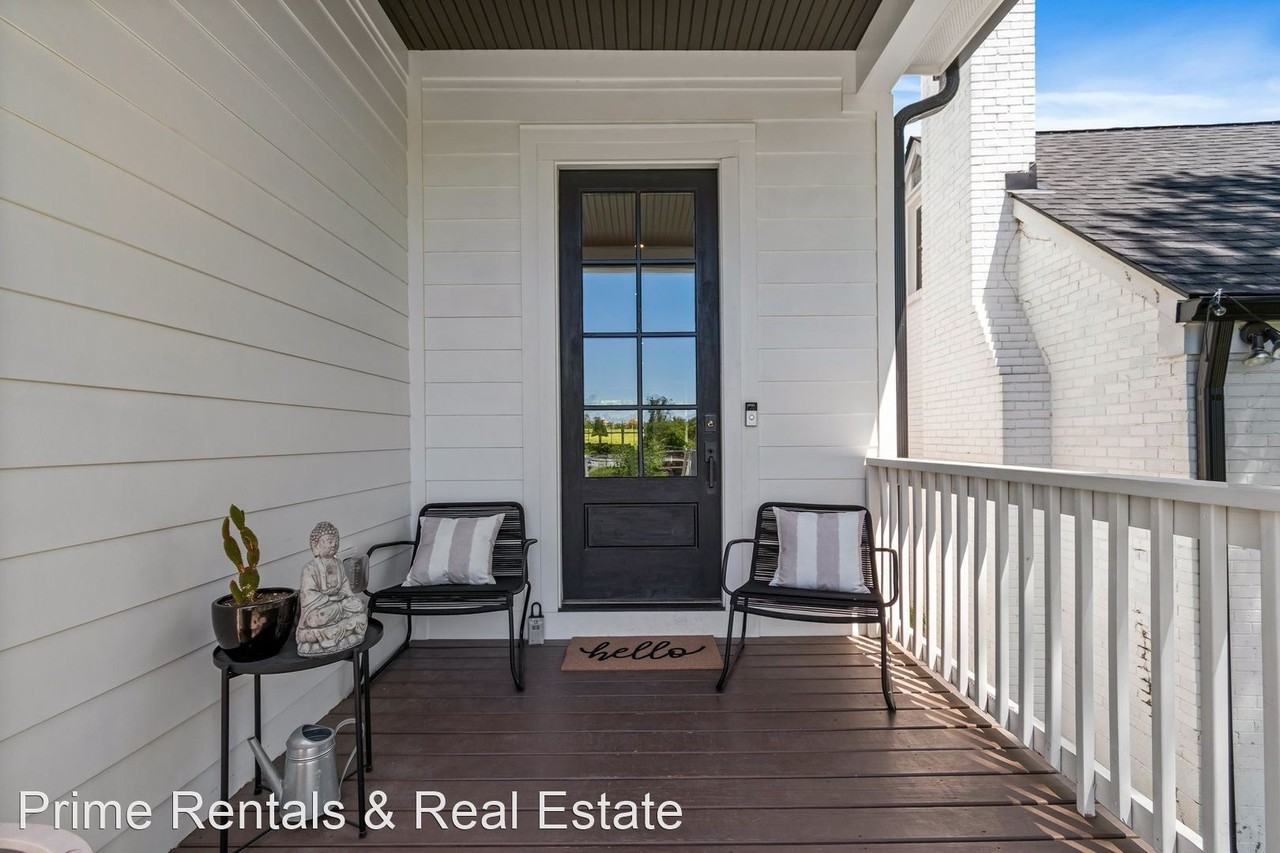 1011 Preston Dr - Photo 2 of 50