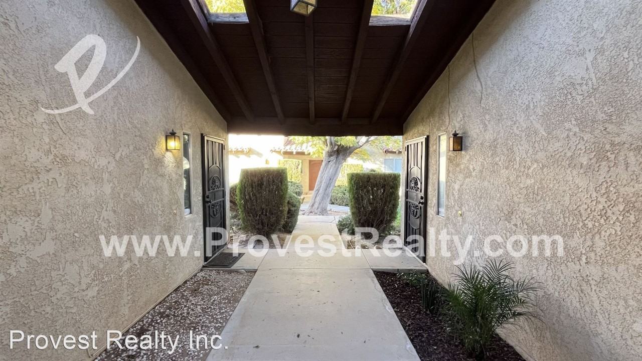 Laguna 21350 - Photo 2 of 14