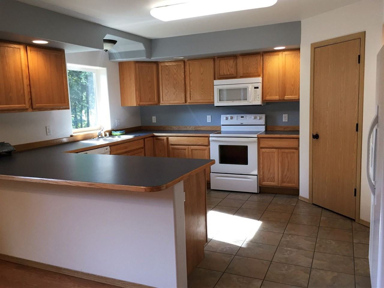 1230 Bobbet Ave - Photo 2 of 16