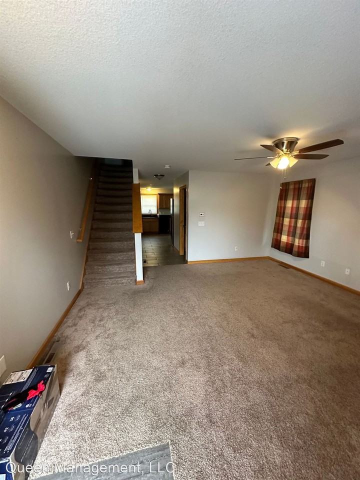 121-123 Laconia Street - Photo 2 of 16