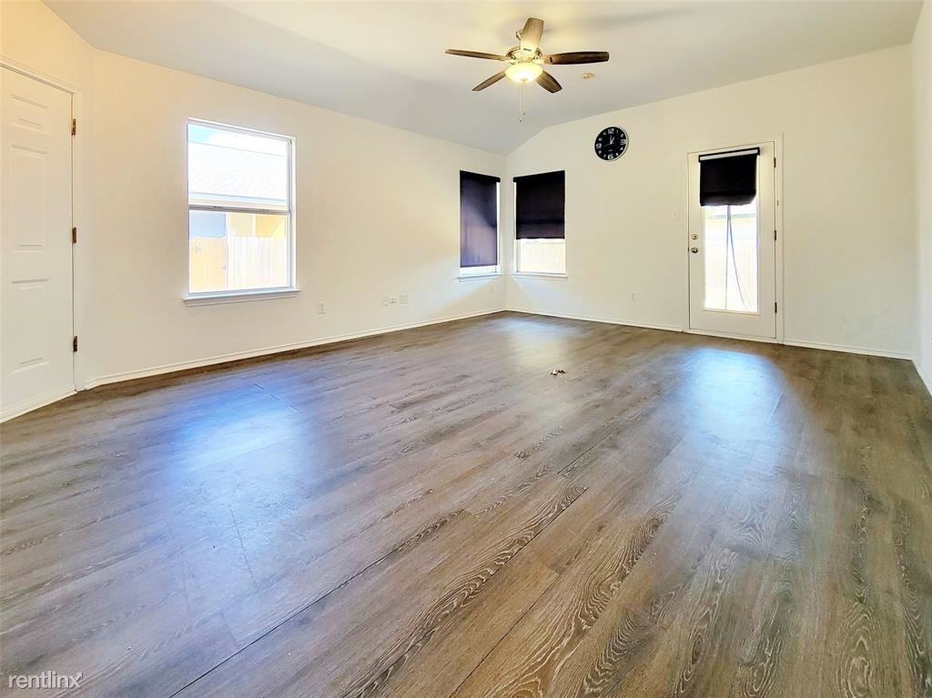 1025 Apple Cross Dr - Photo 2 of 7