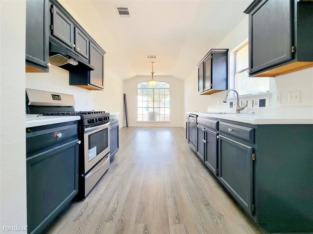 1025 Apple Cross Dr - Photo 3 of 7