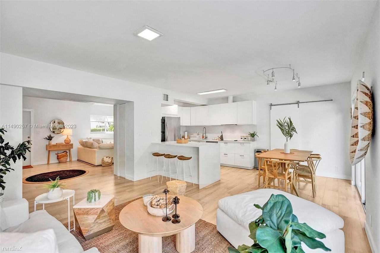 275 W Mashta Dr - Photo 2 of 33