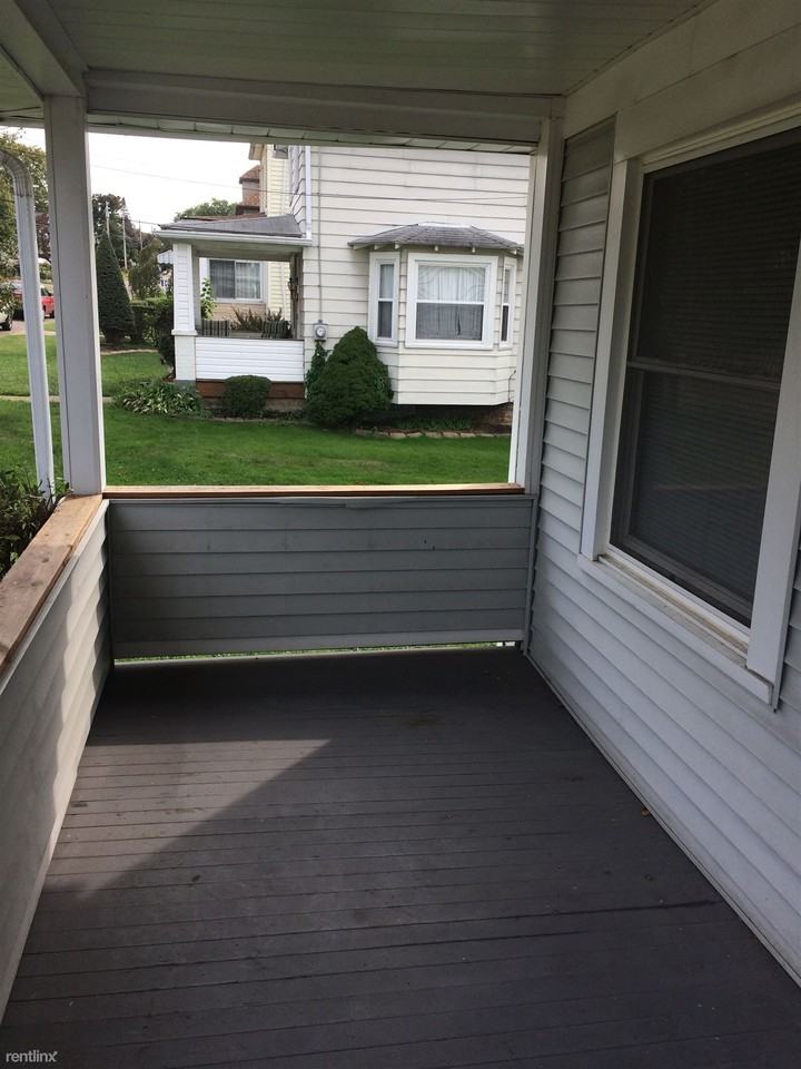 1008 Elm St - Photo 3 of 34