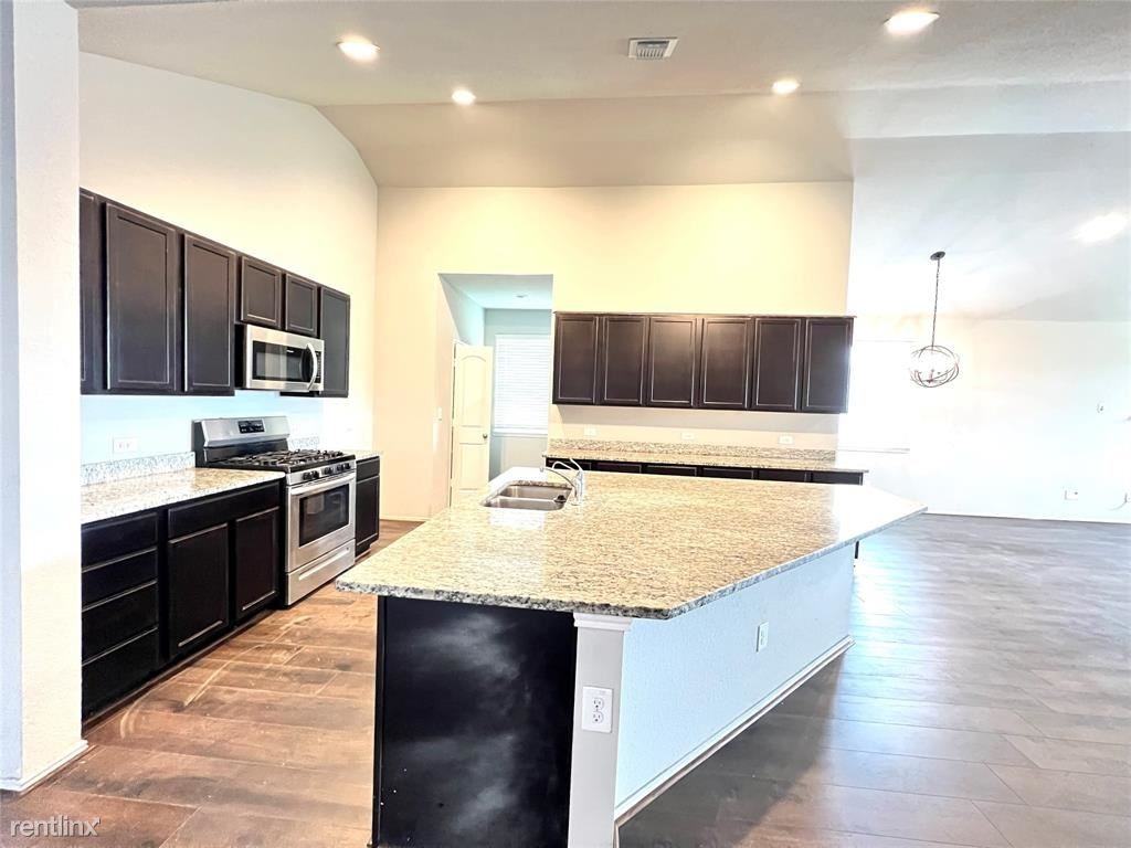 22730 Busalla Trl - Photo 2 of 8