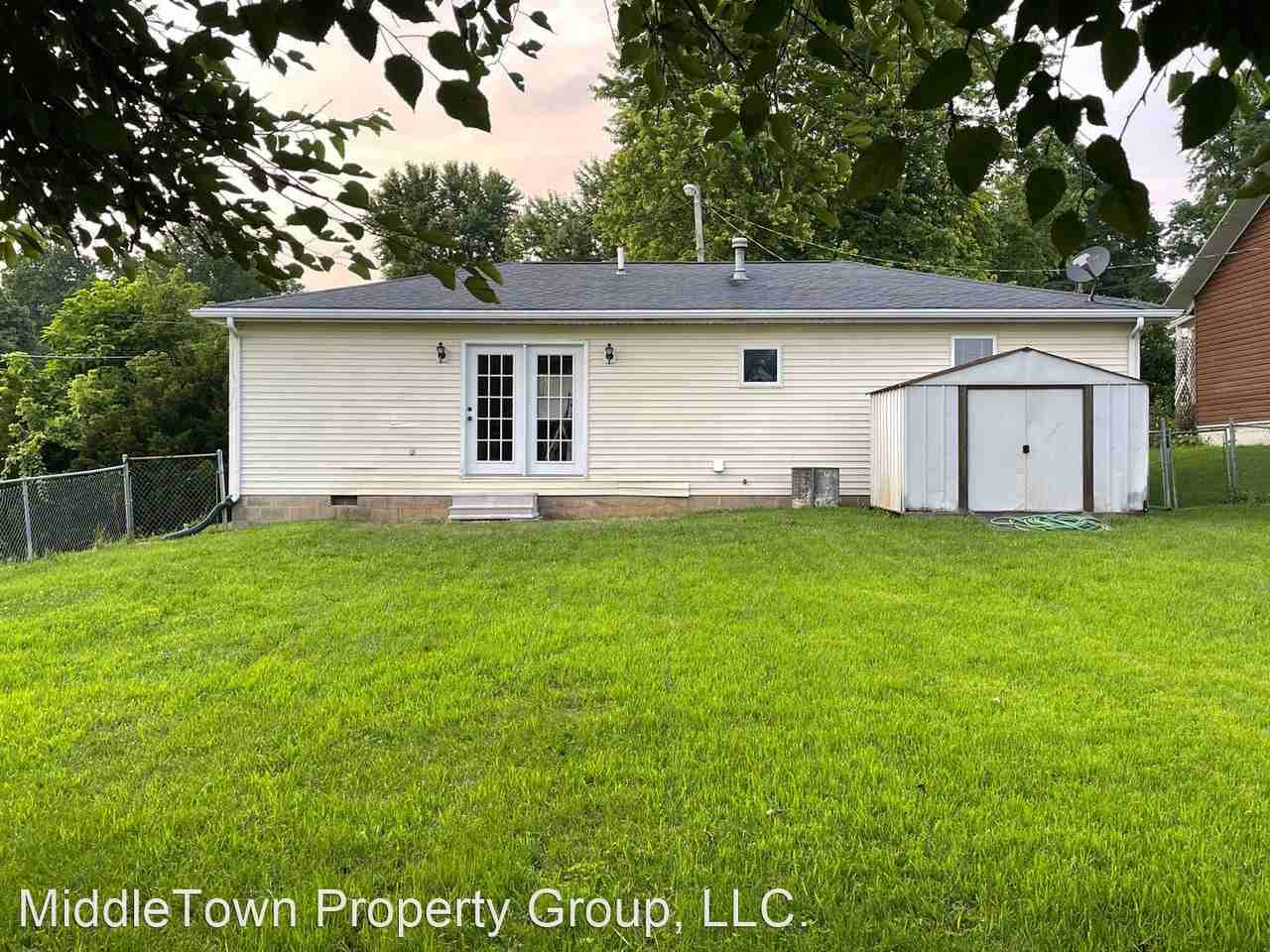 923 W 6th St - Photo 3 of 11