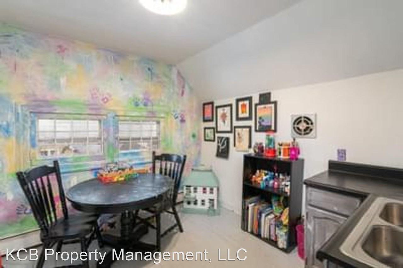 740 West 5th Street - Photo 3 of 7
